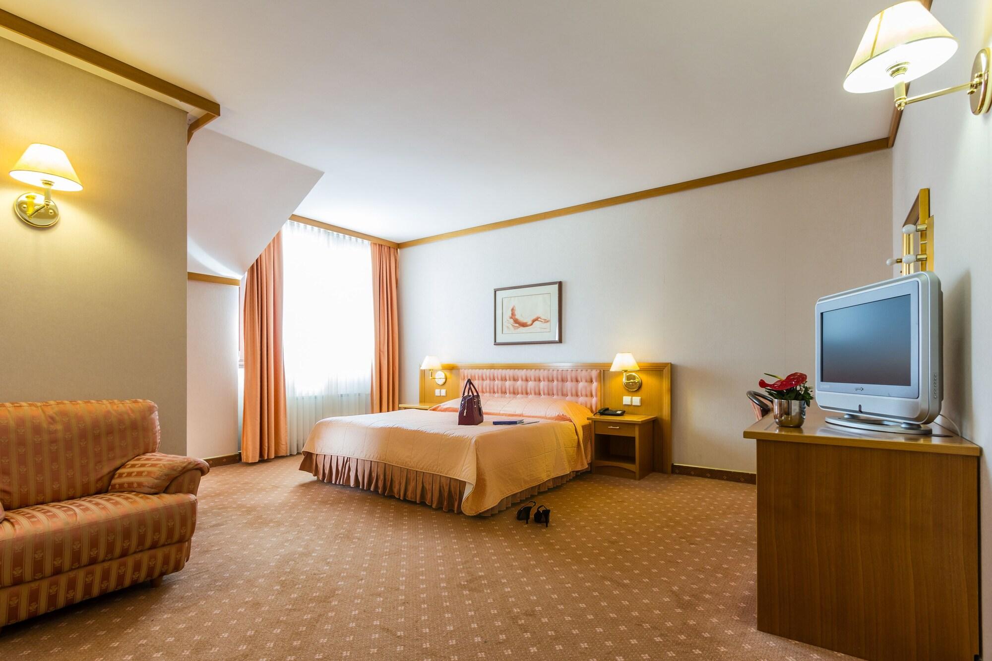 Habakuk Wellness & Event Hotel Μαριμπόρ Εξωτερικό φωτογραφία