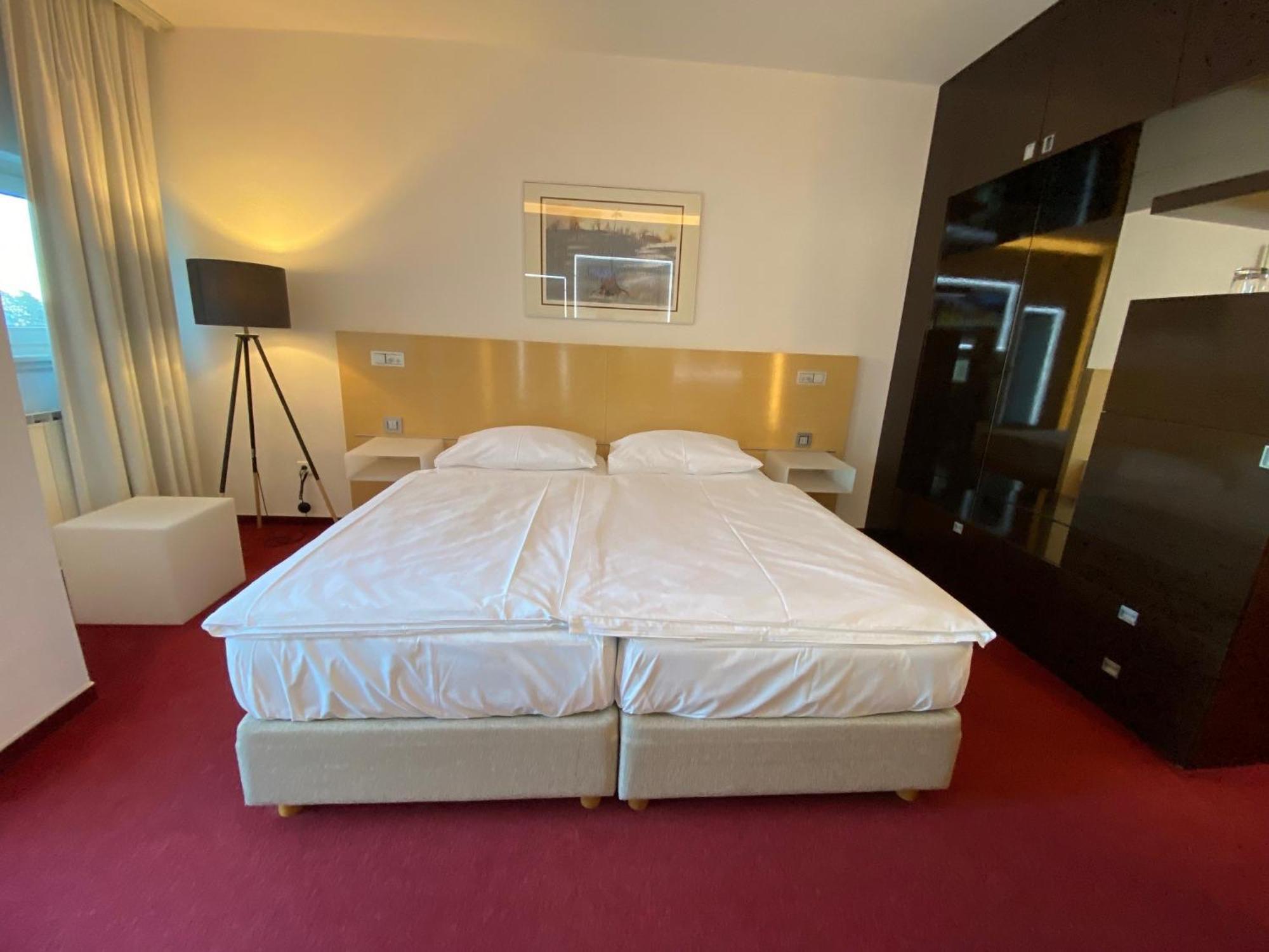 Habakuk Wellness & Event Hotel Μαριμπόρ Δωμάτιο φωτογραφία