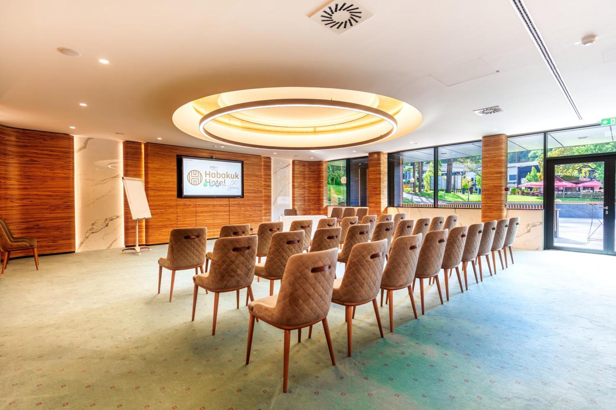 Habakuk Wellness & Event Hotel Μαριμπόρ Εξωτερικό φωτογραφία