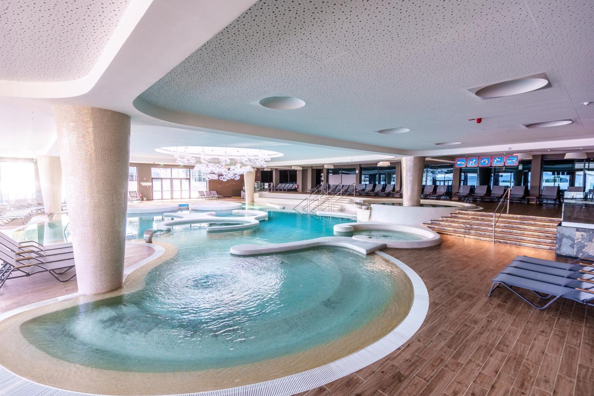 Habakuk Wellness & Event Hotel Μαριμπόρ Εξωτερικό φωτογραφία